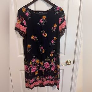 SHEIN Floral short sleeve dress. Size M.